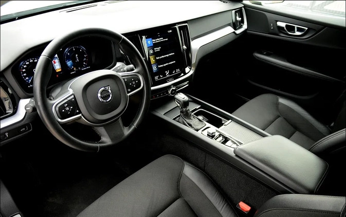 Volvo V60 cena 79800 przebieg: 198217, rok produkcji 2020 z Świdnica małe 781